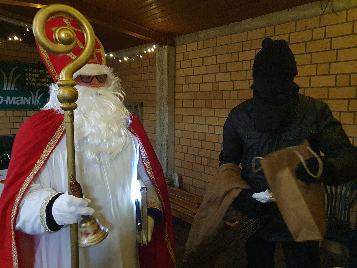 Der Nikolaus zu Besuch beim SV Uffeln